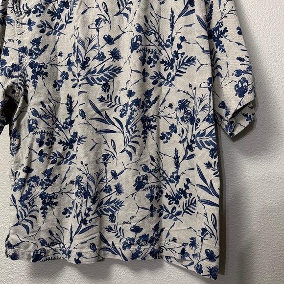 American Eagle Poolside Floral Button Up Shirt - Picture 11 of 12